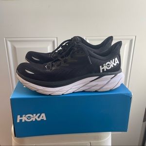 Womens size 10 Clifton’s